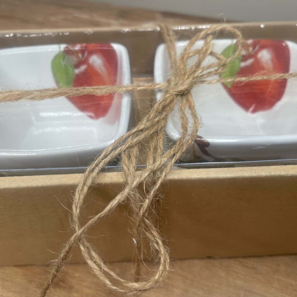 Macy’s The Cellar Set of 4 Stoneware Apple Square Serving Bowls